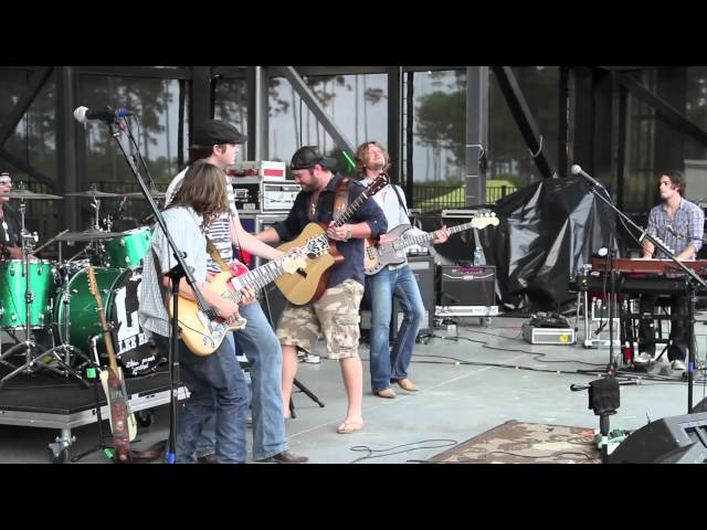 The Harley-Davidson® On The Road Report with Beth Brinker - Lee Brice & Lukas Nelson Jam
