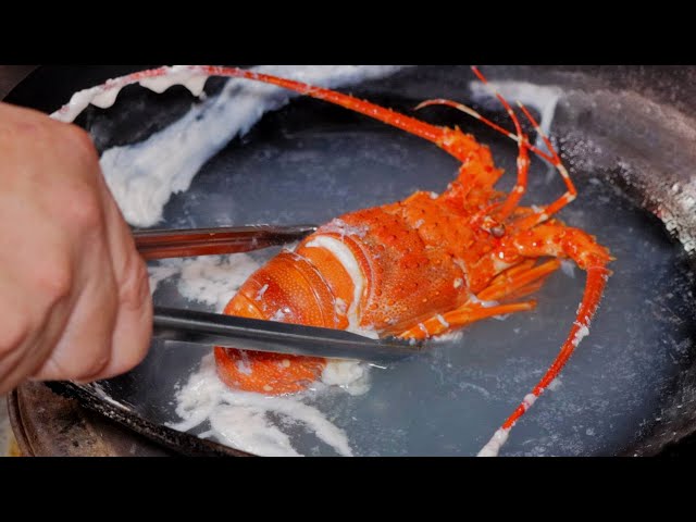Lobster Fried Rice Making skill in Taiwan/龍蝦炒飯翻炒技能 (Neritic Squid  Fried Rice)-Taiwanese Street Food