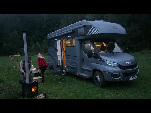 CAMPING IN THE RAIN WITH A NEW CARAVAN