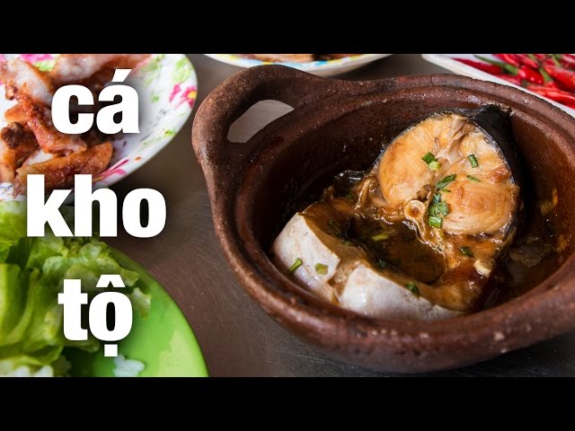 Ca Kho To - Eating Vietnamese Braised Catfish in Saigon
