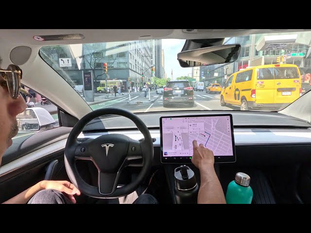 4 perfect NYC city turns in 4 minutes. Tesla FSD is a master of turns ⬅️➡️ #tsla #fsd #nyc