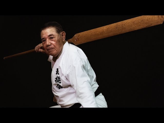 Amazing! A 80-year-old Master of Ancient Weapon in Okinawa.