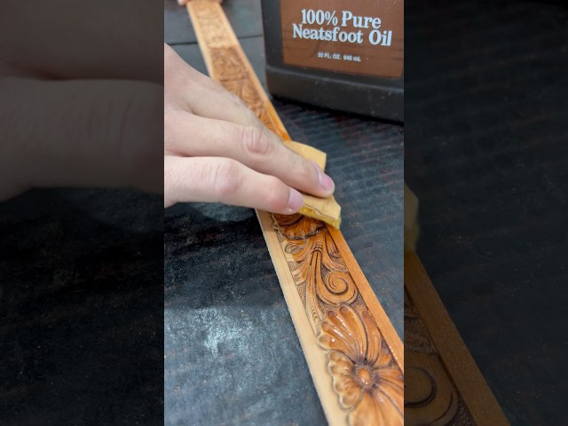 Oiling a Hand Tooled Belt #leathercraft