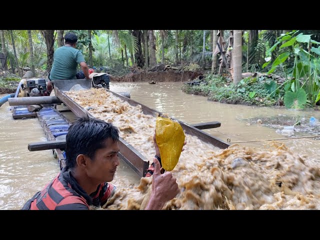 BECOME A MILLIONAIRE.! GET TREASURE.. RIVER SPEEDING GOLD IN INDONESIA | GOLD SEARCHING IN RIVER