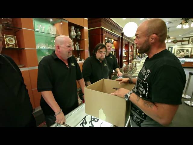 MMA Awards: Randy Couture visits Pawn Stars