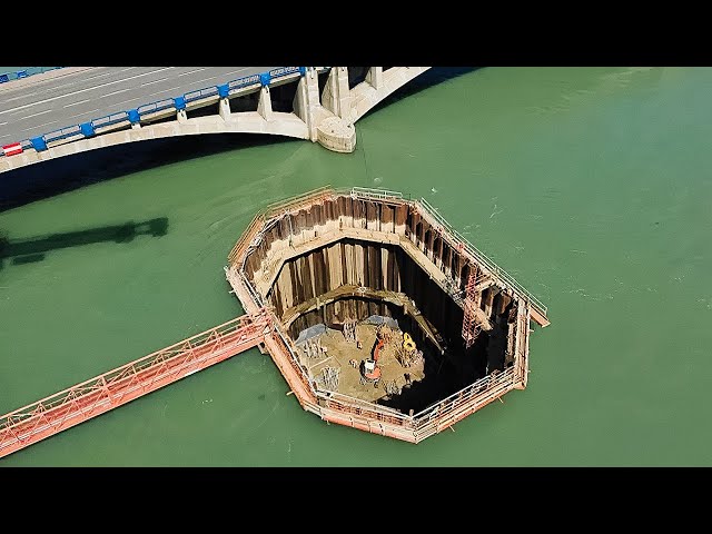 This Is How Underwater Structures Are Built