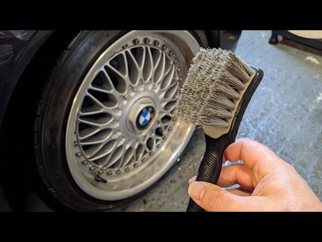 Detail Factory tyre scrub brush | First 5 star product of 2023 at £12.95