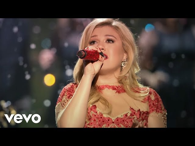 Kelly Clarkson - Underneath the Tree (Official Video)
