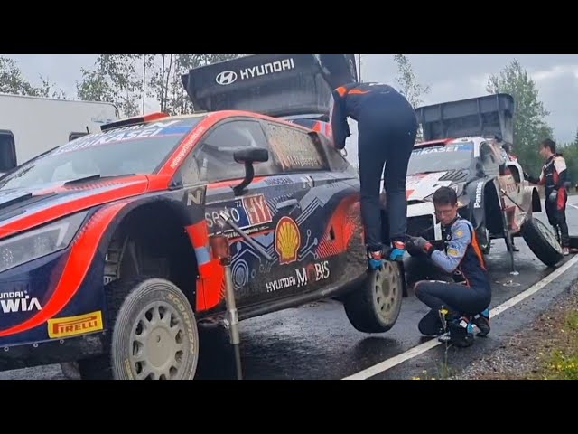 WRC Rally Finland 2022 Neuville and Katsuta changes tyres