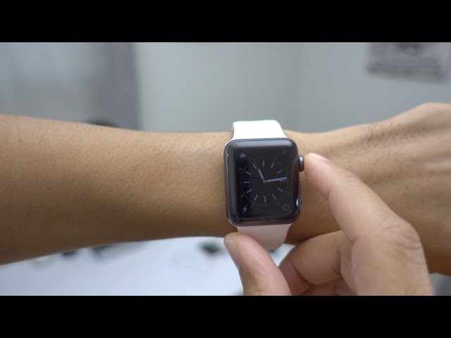 How to gradually wake the Apple Watch Series 2 using the Digital Crown