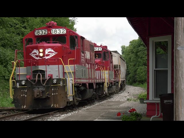 OHIO Shortline Railroads on Cincinnati Northern  ND&W CF&E RJ Corman PREX 2045 CF&E 2132 RJC 1832