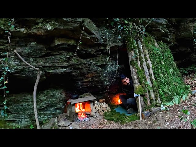Bushcraft Camp Under a Rock - Survival Camping in Rain Forest - Shelter & Stone Fireplace, Cooking
