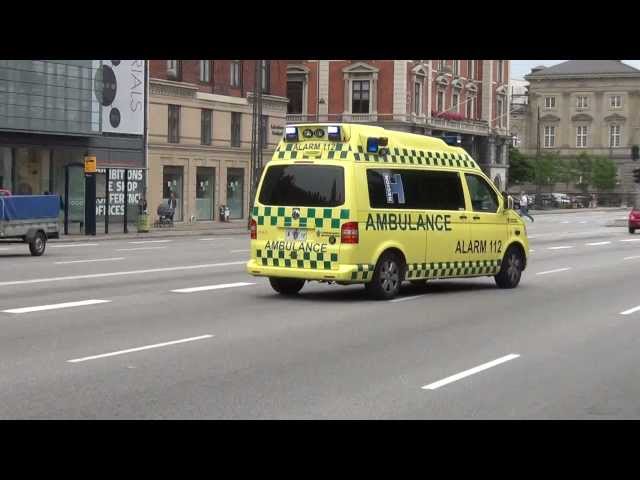 Ambulance A72 responding in Copenhagen