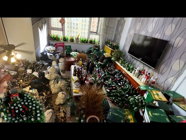 Cleaning up the house of an alcoholic.🍺 EXTREME DEEP CLEANING MOTIVATION ~ Satisfying Cleaning👌