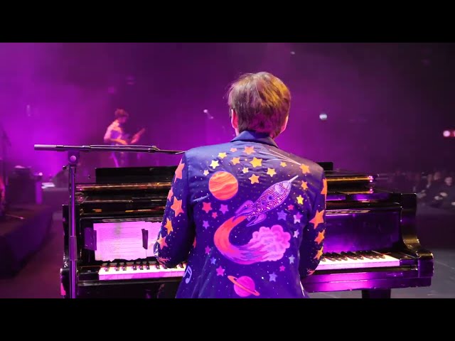 Tom's Elton Tribute featuring Sir Eltom John