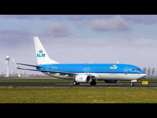 Emergency crash landing KLM Air Boeing 777 at Amsterdam Airport