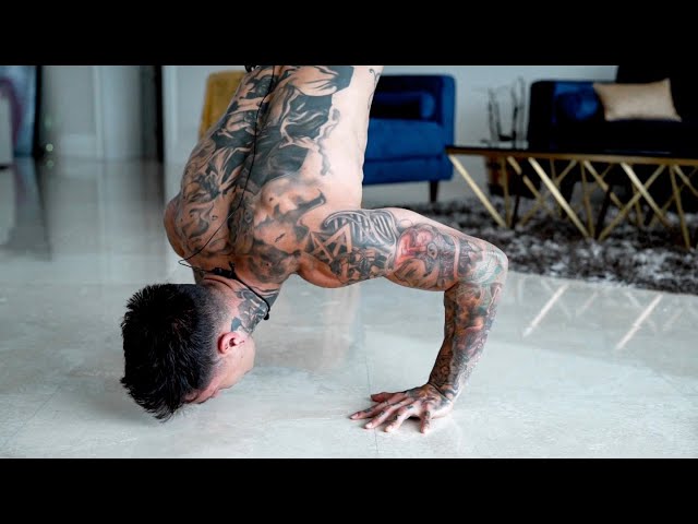 HOW TO HANDSTAND PUSH UP