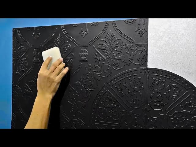 Discover how to create amazing wall decor with stencil textures and metallic colors 🤩