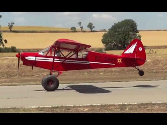 Aterrizaje y Despegue corto Savage Cub en Igualada (Aerosport 2015)