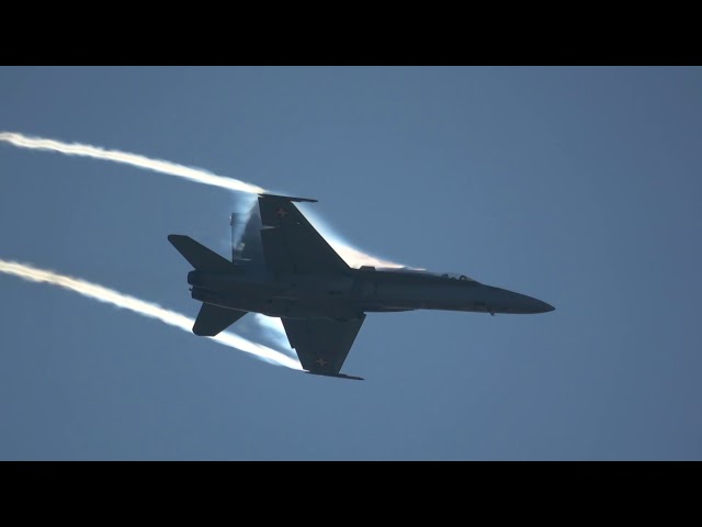 F-18 HORNET DISPLAY TEAM TRAINING WITH VAPOR!!