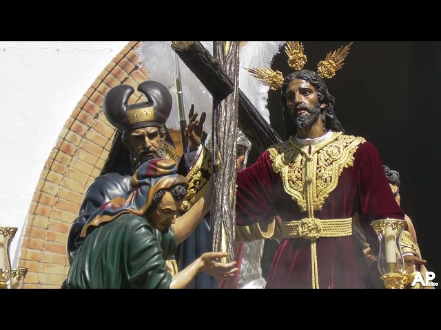 Salida del Señor de la Victoria de la Paz con Encarnación | Semana Santa Sevilla 2023