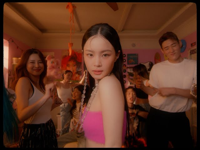 이하이 (LeeHi) - '빨간 립스틱 (Red Lipstick) (Feat. 윤미래)' Official MV (ENG/CHN)