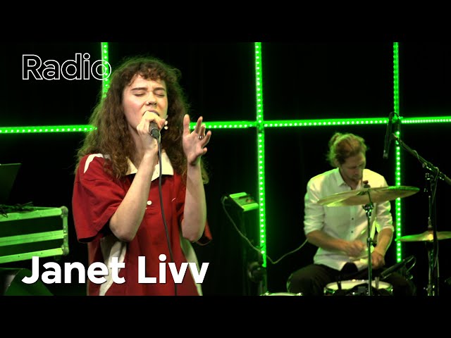 Janet Livv - 'Too Much' & 'Pain Away' Live @ 3FM (VoorAan)