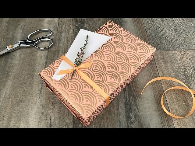 Vertical Pocket Gift Wrapping | Gift Wrapping Ideas
