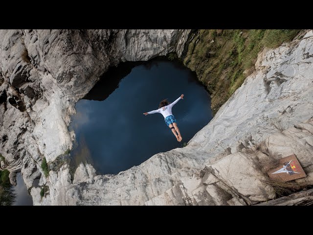 Secret Cliff Diving spots in Saudi Arabia 🤫