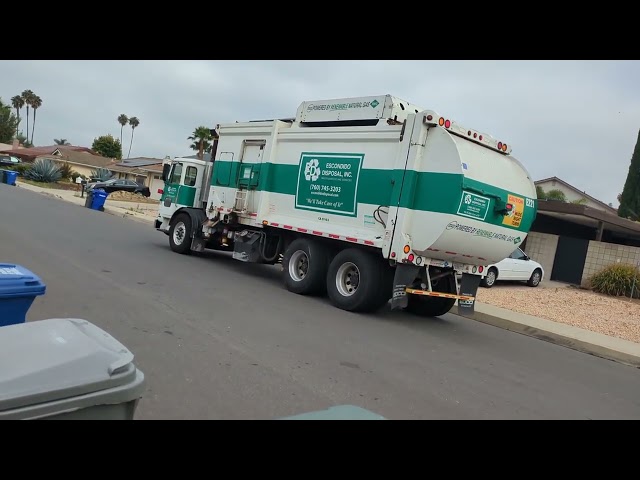 EDI McNeillus ZR Recycling Truck on Recycling!