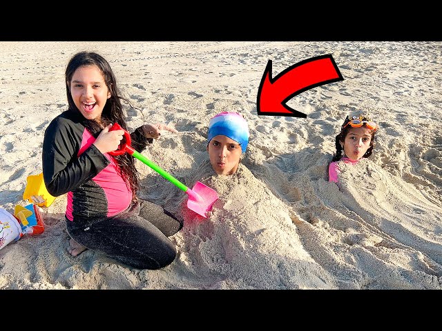 Shfa prank girls on beach