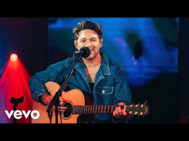 Niall Horan - Heaven in the Live Lounge