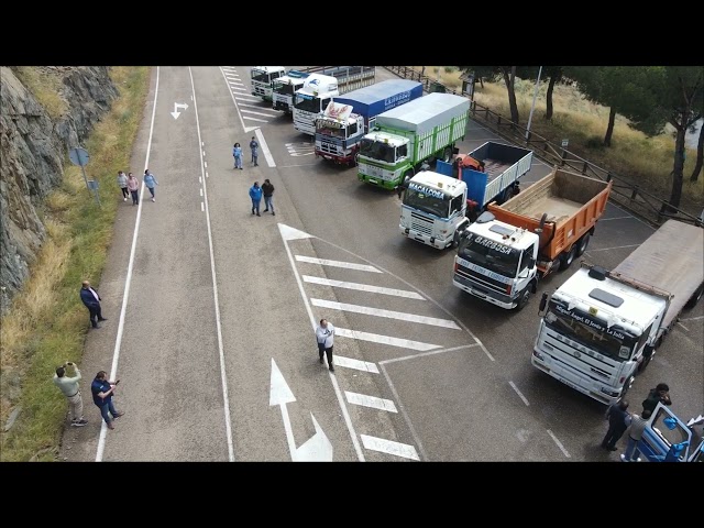 Camiones Clásicos Orellana la Vieja   Ruta por los embalses de la Serena a vista de dron. Parte 5