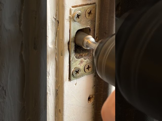 Quick Fix For Jammed Smart Door Lock / Deadbolt