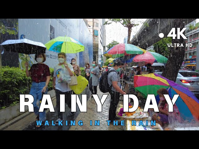 [4K UHD] Walking in the Rain in Bangkok Ari Neighborhood (Ari BTS Station & Ari Soi 1)