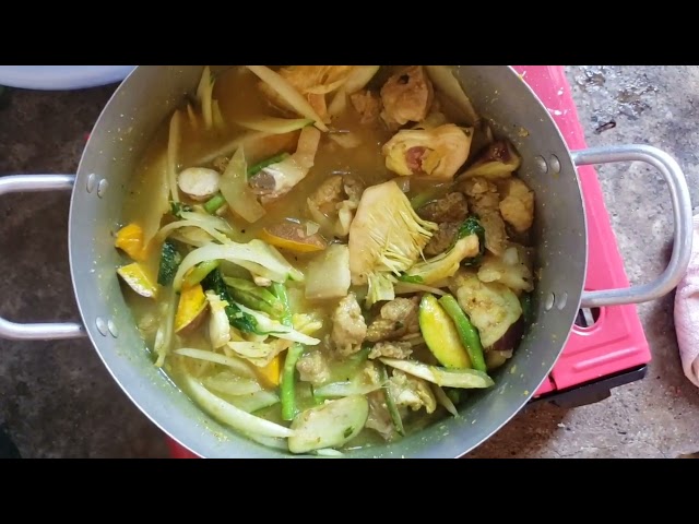 Pork ribs soup with all kinds of vegetables