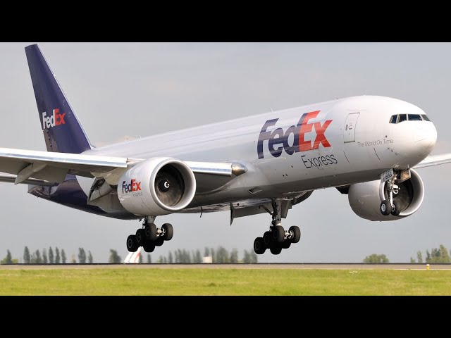 Emergency crash landing FedEx Air Boeing 777 at Tanagra Airport