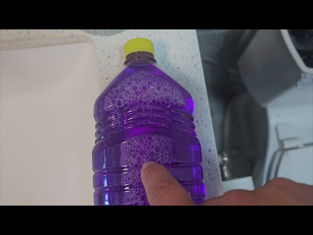 The best way to clean your Toilet with Fabuloso