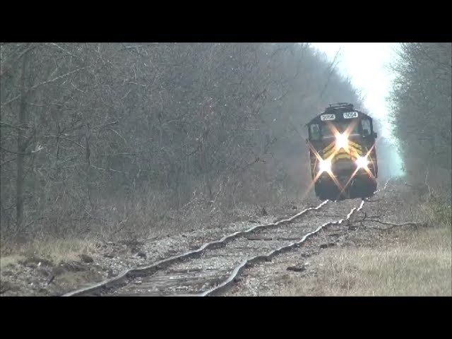 ND&W 3054 wobbles down the bad track