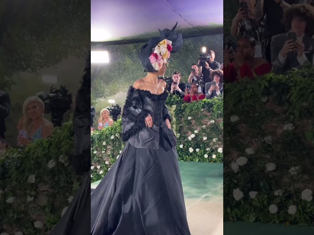 Leave it to #Zendaya to have two looks at the #MetGala.