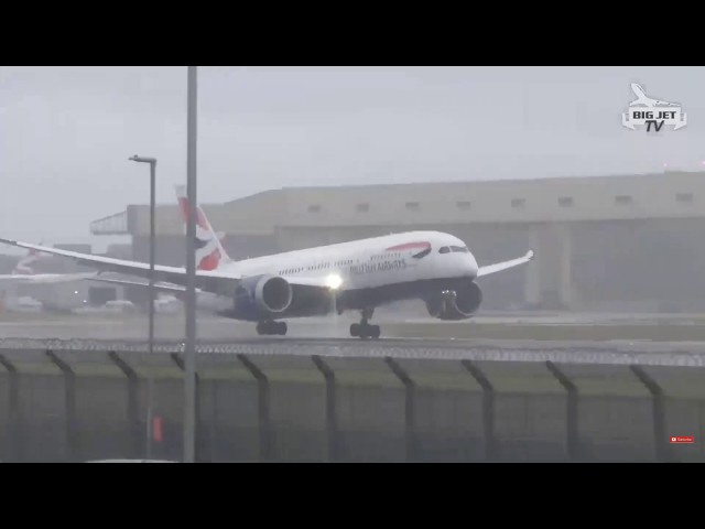 British Airways Boeing 787 Dreamliner touch-&-go at London Heathrow