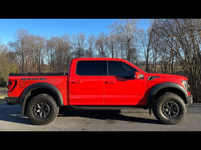 Diamondback Bed Cover on my 2021 Ford Raptor!