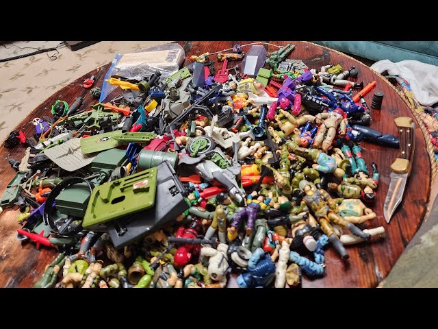 Huge Box of 80s * Gi Joes * FOR SALE!! ARAH plastic Toy Treasures / Action Figure PILE - I buy toys