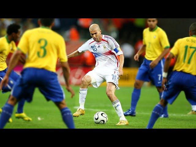 Zinedine Zidane Moments of Genius 😵