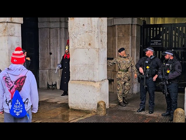 TROOPER and KING'S GUARD SHOUT at smirking chavs - Police are surprised at Horse Guards!