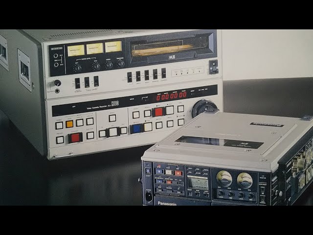 vintage Panasonic 1/2 MⅡ format VTR AU-60 & TOAMCO 2 inch reel to reel portable Videotape recorder