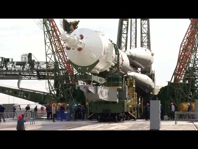 Soyuz TMA-18M roll out