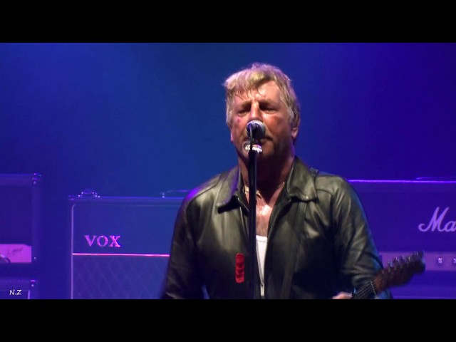 Status Quo - Rain 2013 Live at Wembley