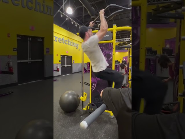 How to do muscle ups at the gym 🦾😎 #hacker #cybersecurity #muscleup