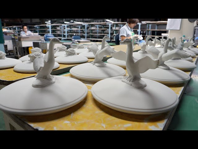Producing pottery for 80 years! The process of making ceramic ware. Amazing Korean pottery factory